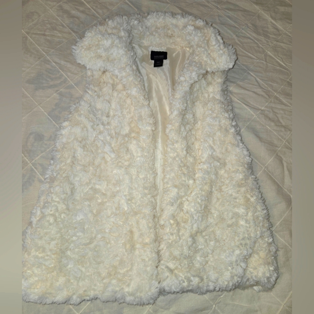 Girl's cream color faux fur Vest